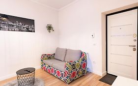 Hanna Studios - Belle In The Heart Of The Old Town